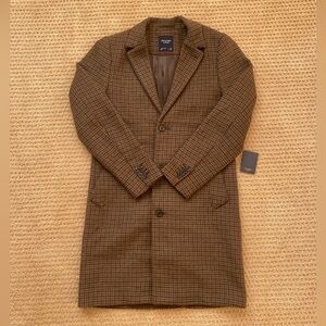 Recycled wool blend tailored topcoat in brown plaid